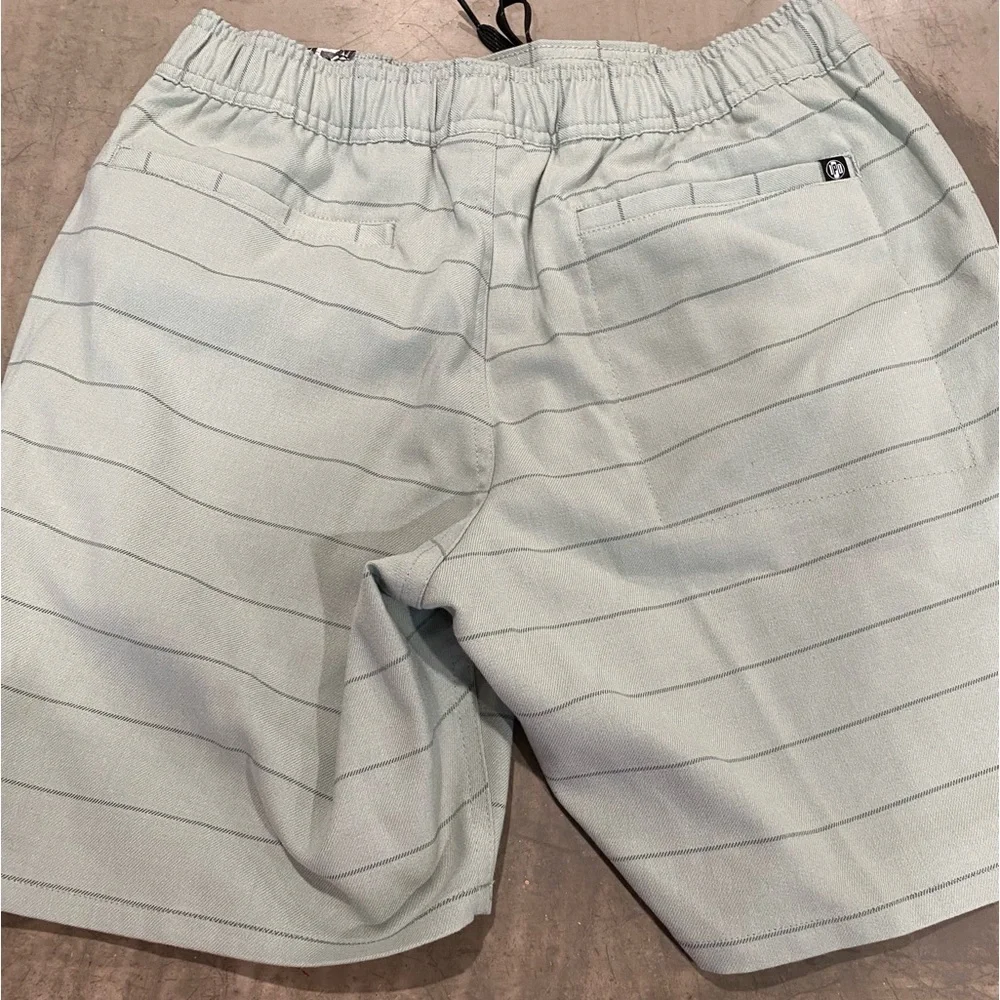 IPD striped shorts in HENRY fit! See pic for all the details & measurements 🕺🏻